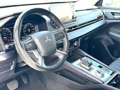 2023 Mitsubishi Outlander SEL FWD