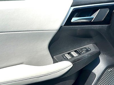 2025 Mitsubishi Outlander SE FWD