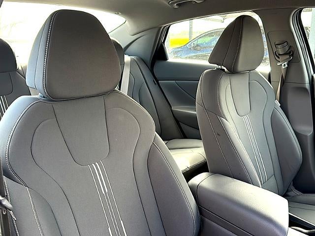 2024 Hyundai ELANTRA SEL IVT