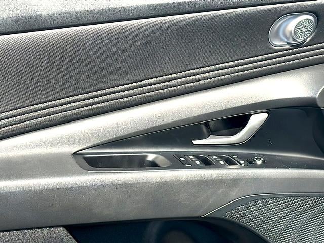 2025 Hyundai ELANTRA SEL Convenience IVT