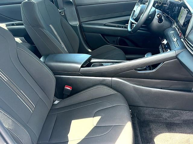 2025 Hyundai ELANTRA SEL Convenience IVT