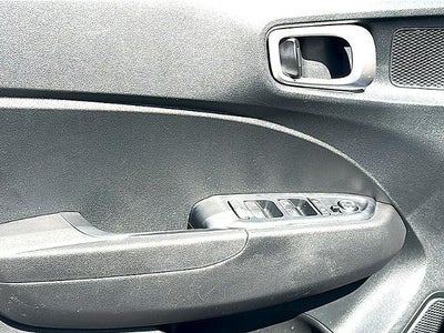 2025 Hyundai VENUE SEL IVT