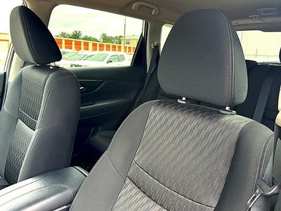 2020 Nissan Rogue FWD SV