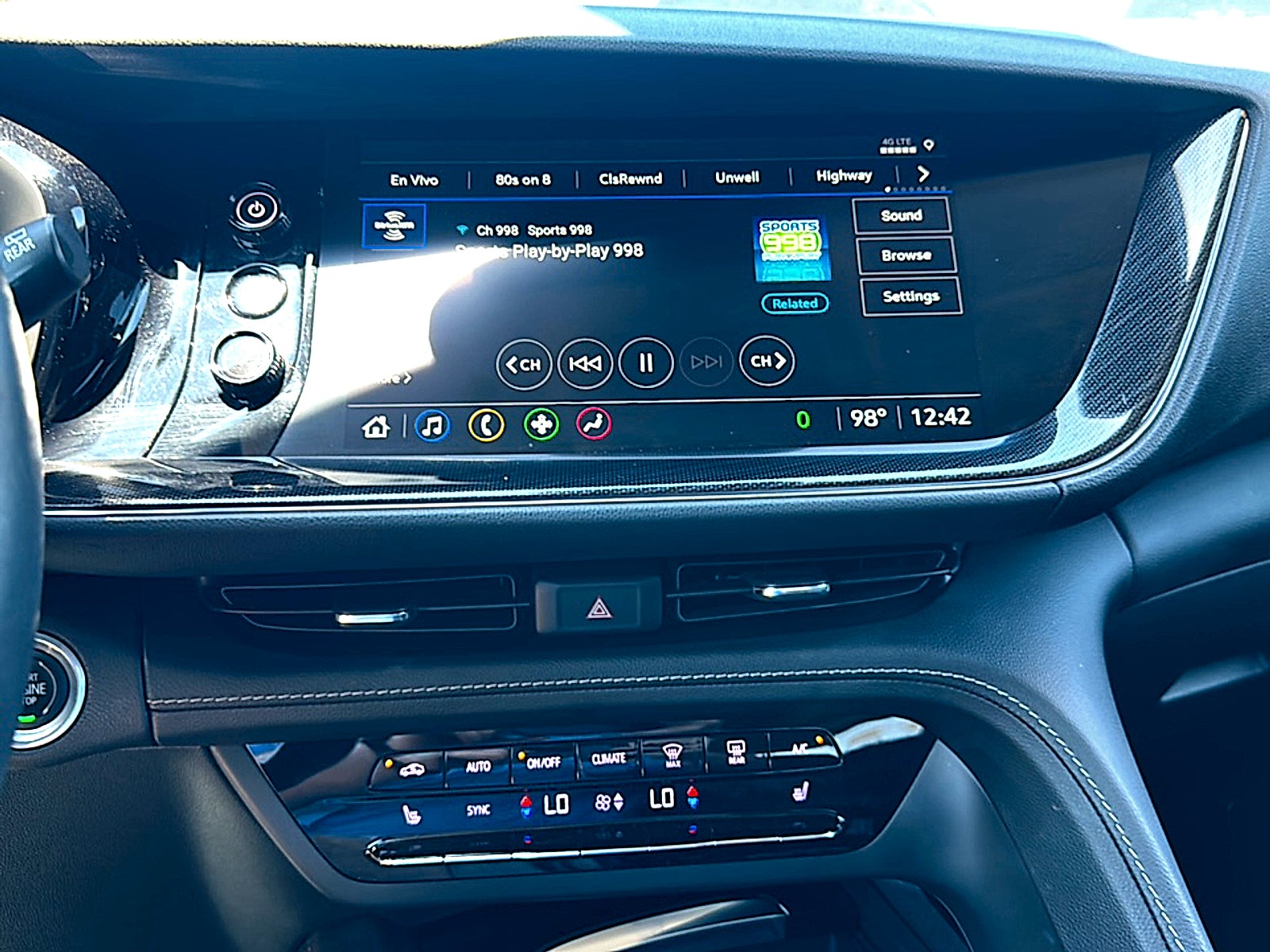 2023 Buick Envision Essence FWD