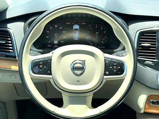 2022 Volvo XC90 T6 AWD Momentum 6P