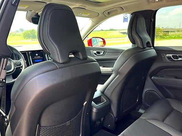 2022 Volvo XC60 B5 AWD Momentum