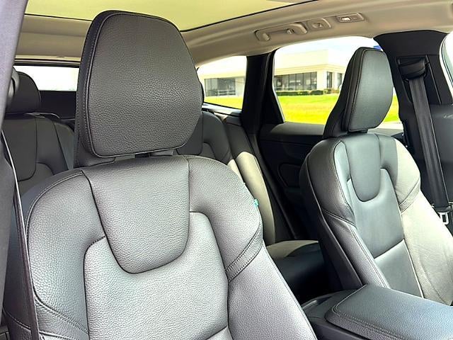 2022 Volvo XC60 B5 AWD Momentum