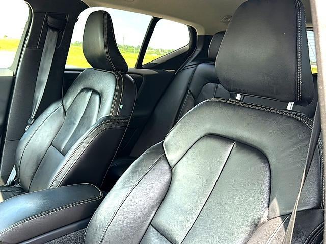 2023 Volvo XC40 B5 AWD Core