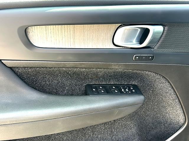 2023 Volvo XC40 B5 AWD Core