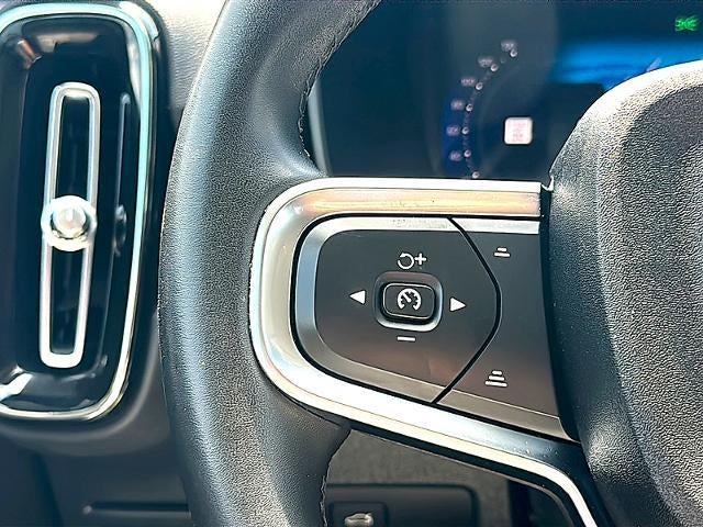 2023 Volvo XC40 B5 AWD Core