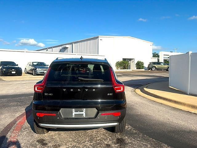 2023 Volvo XC40 B5 AWD Plus Bright Theme