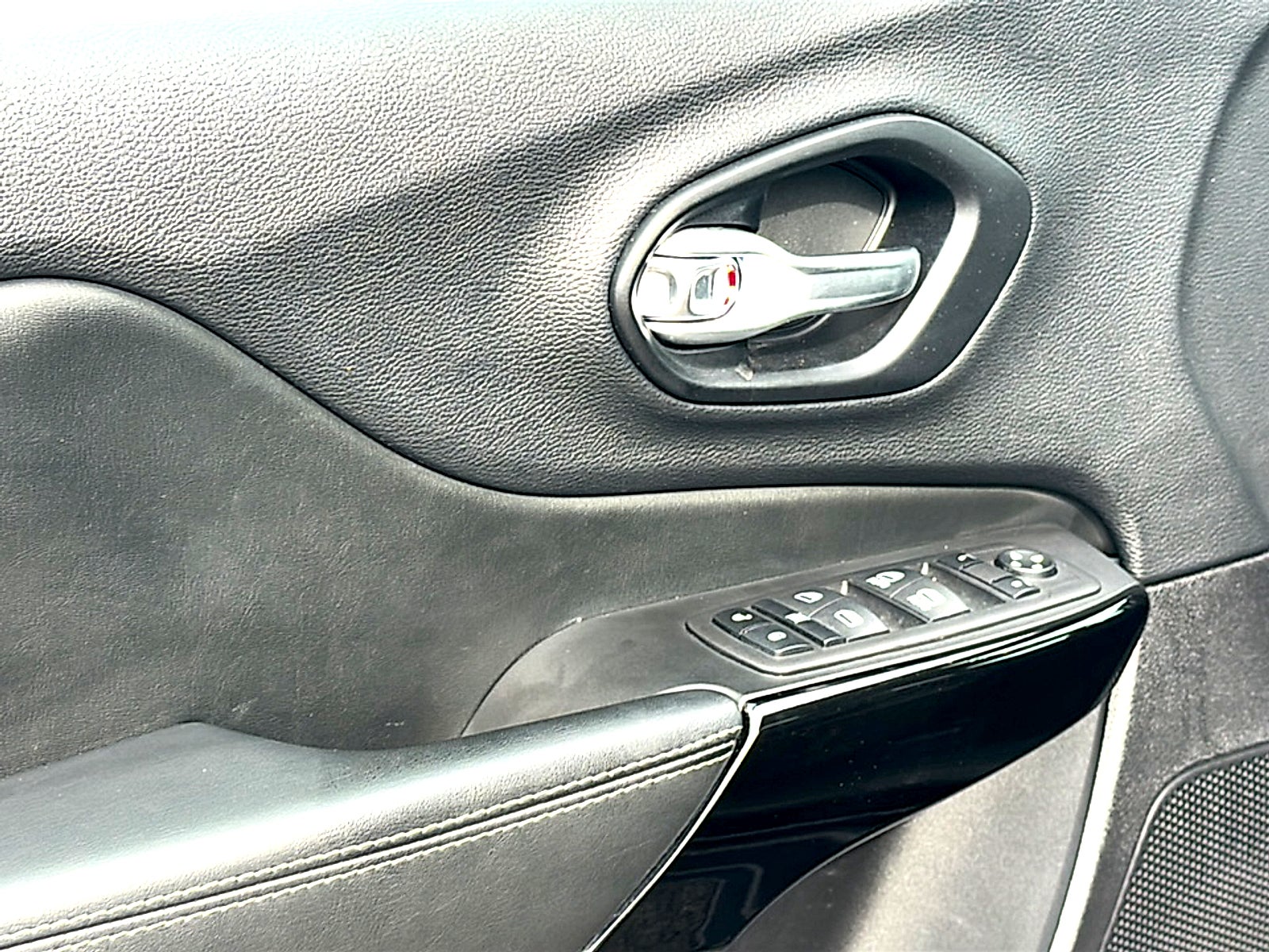 2023 Jeep Cherokee Altitude Lux 4x4