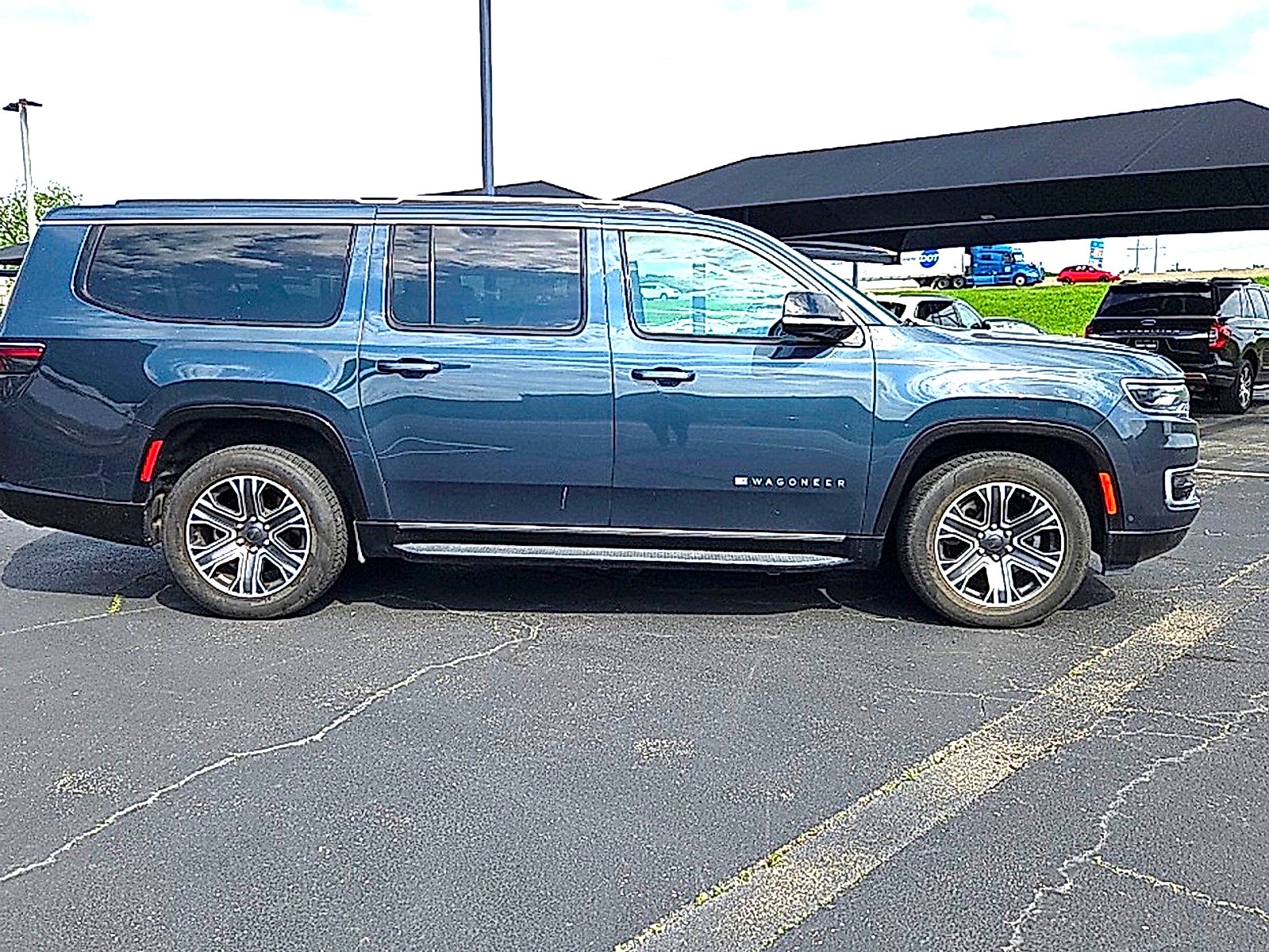 2023 Jeep WAGONEER L Base