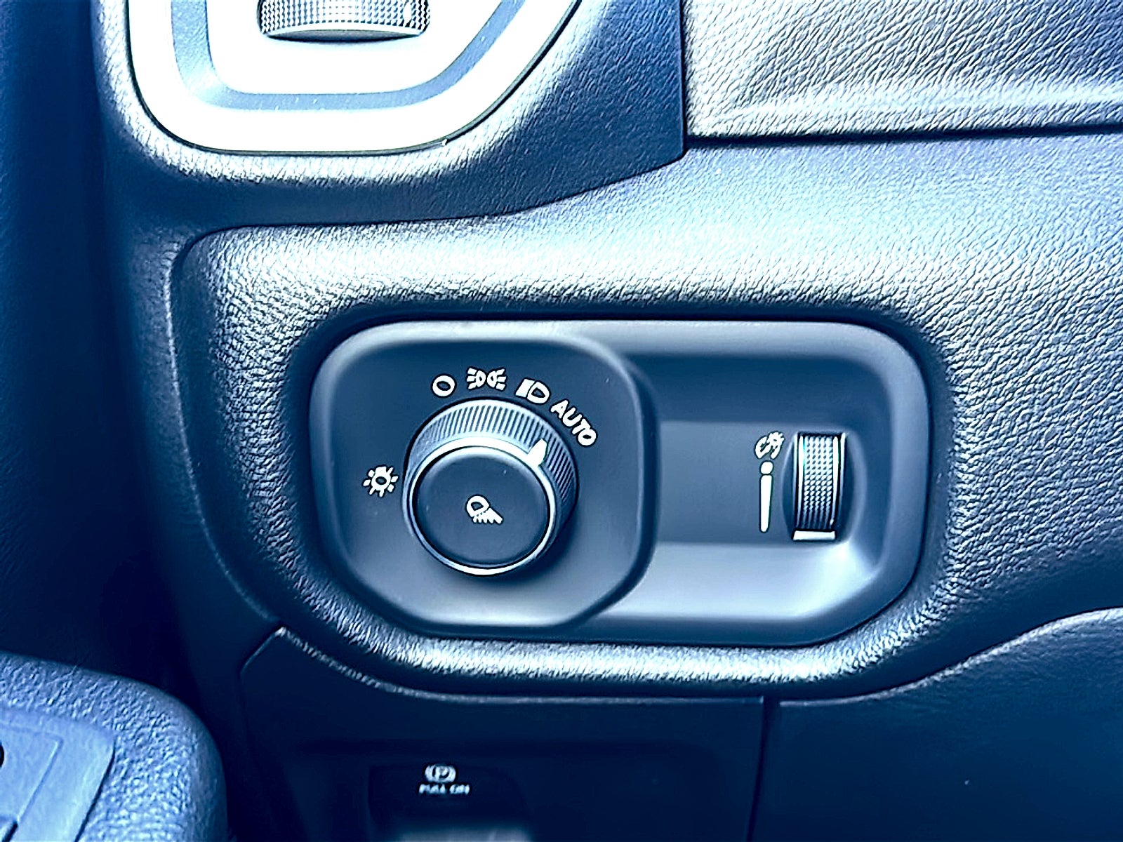 2023 RAM 1500 Lone Star Crew Cab 4x2 5'7" Box