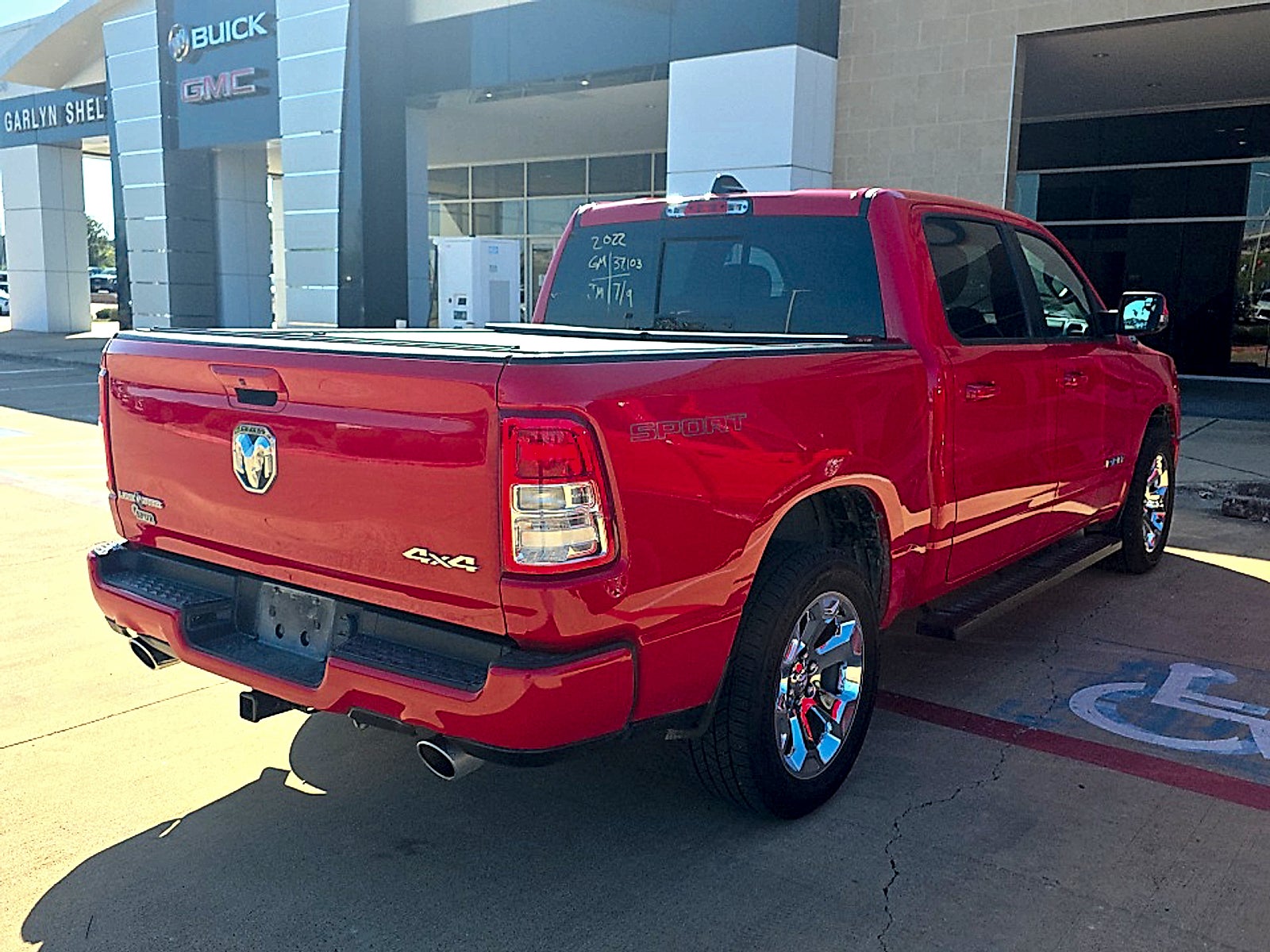 2022 RAM 1500 Lone Star Crew Cab 4x4 5'7" Box