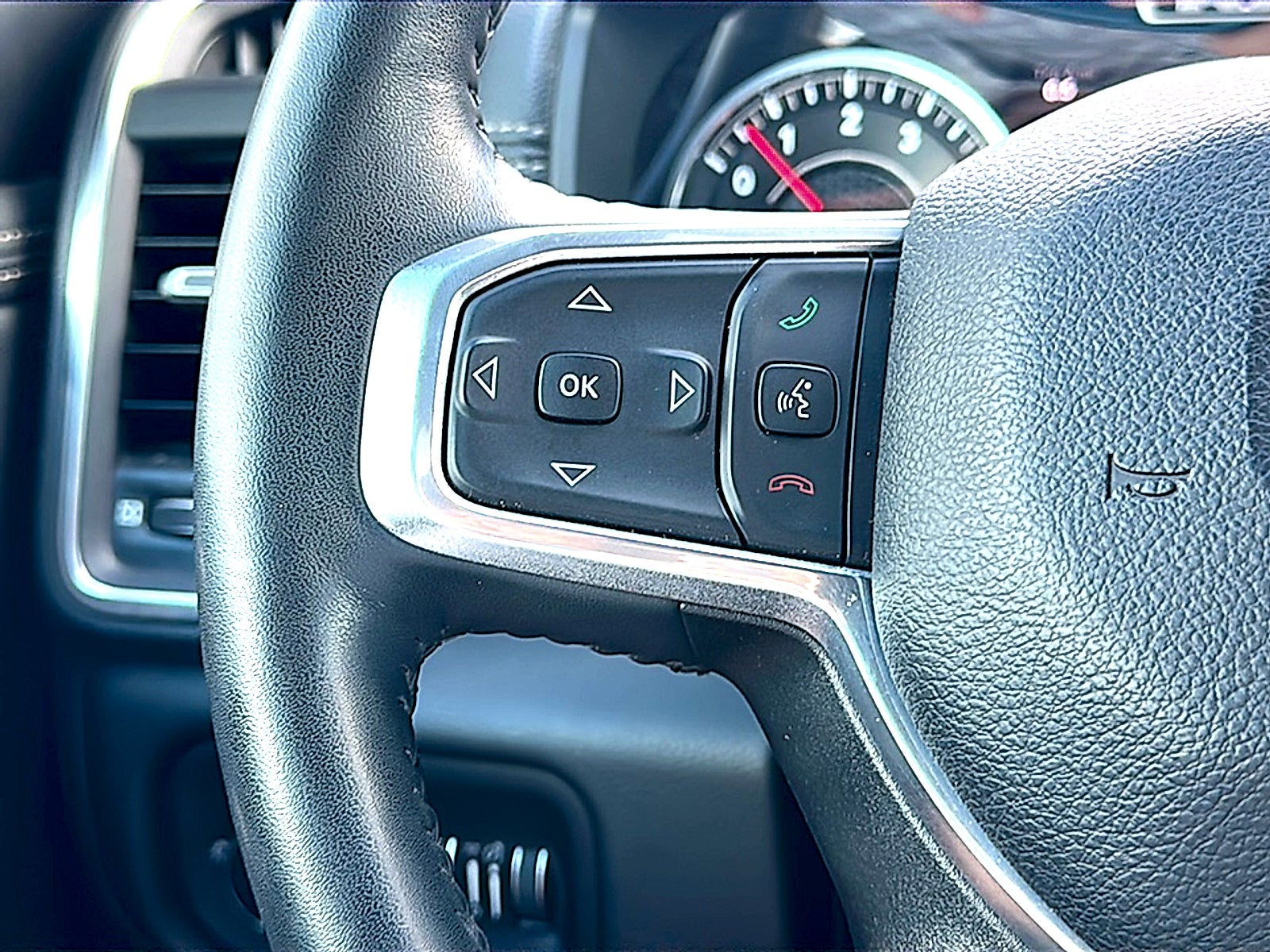 2024 RAM 1500 Laramie Crew Cab 4x4 5'7" Box