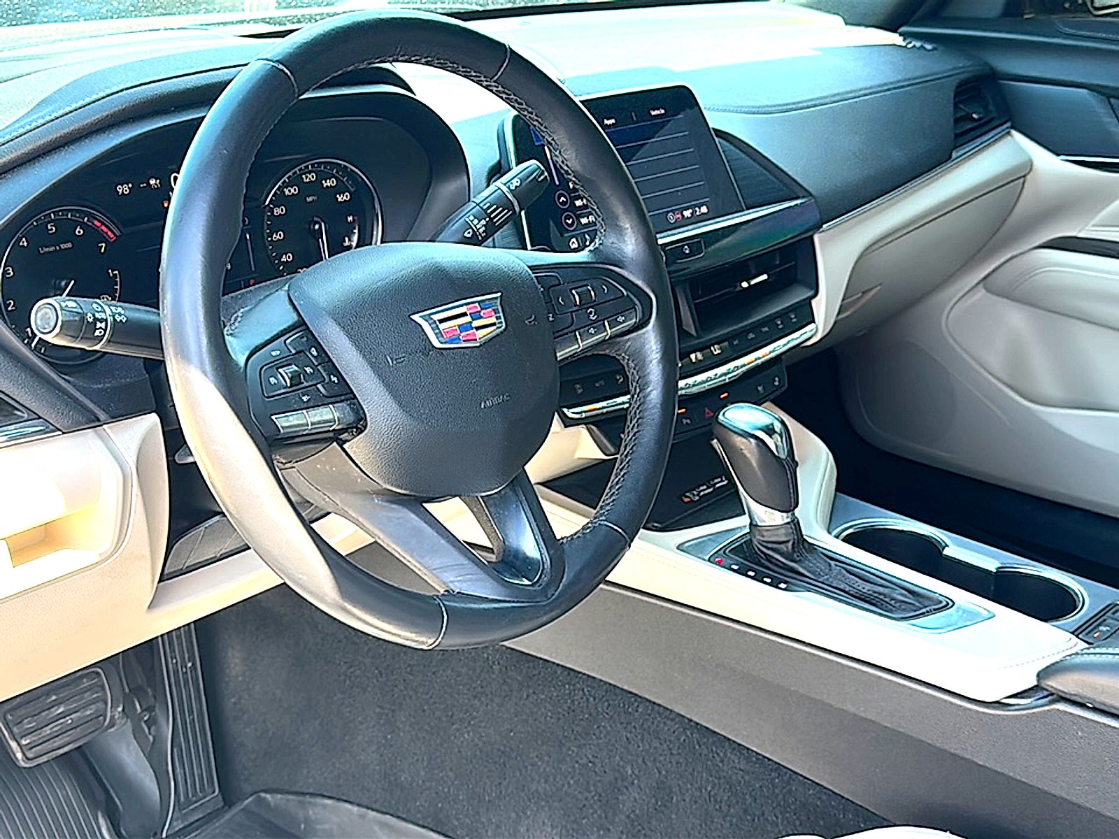 2022 Cadillac CT4 Premium Luxury