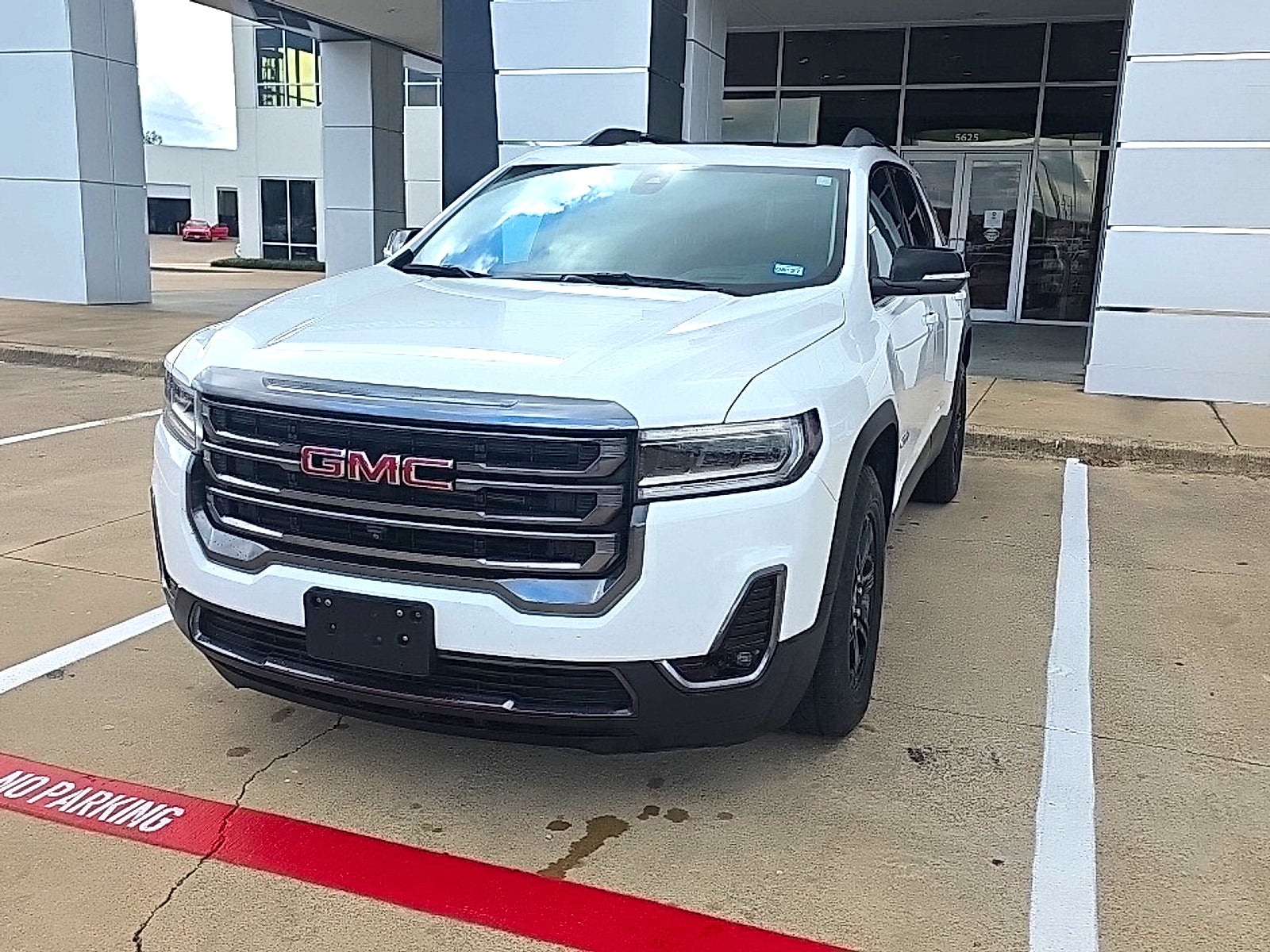 2023 GMC Acadia AT4