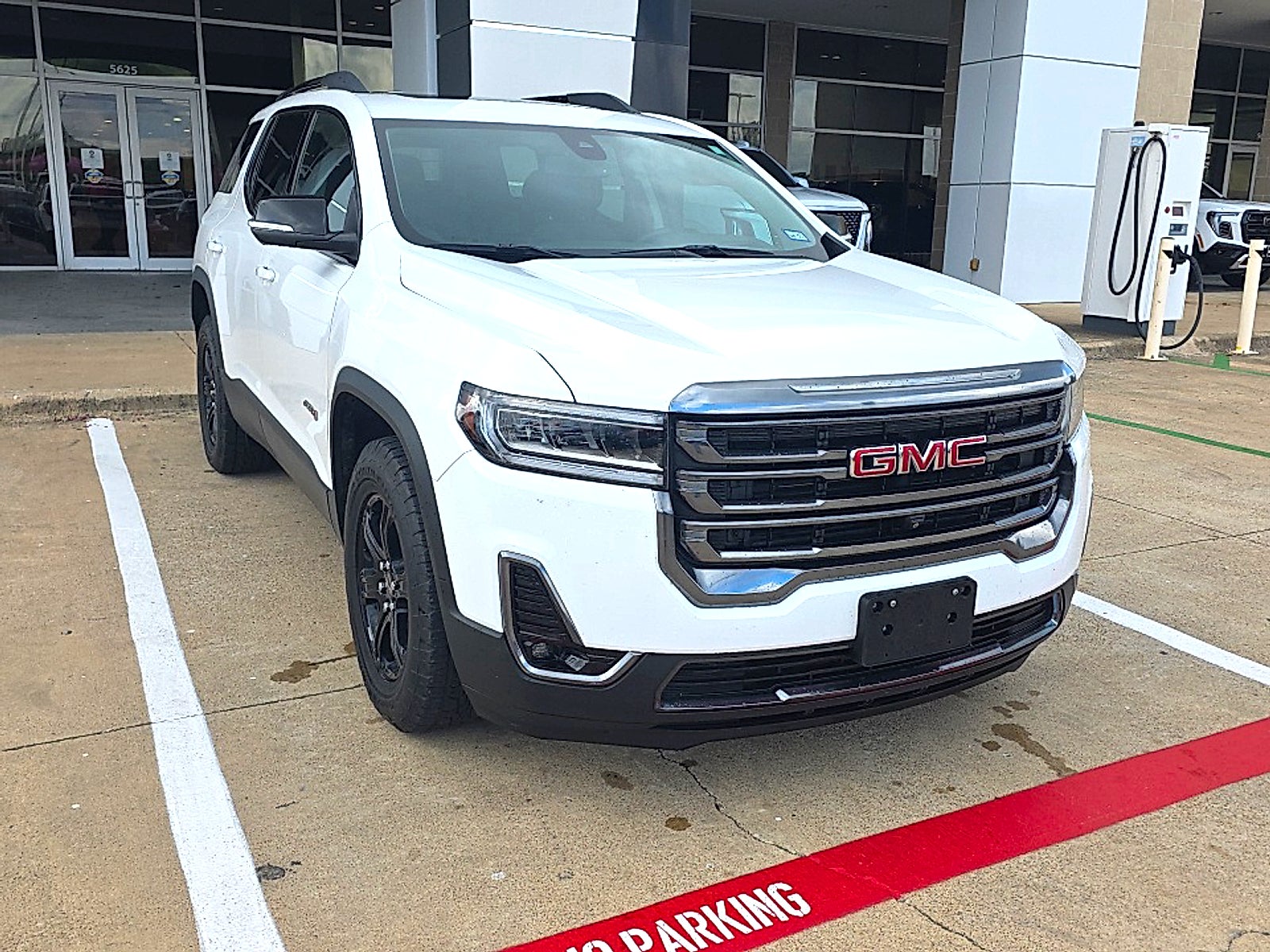 2023 GMC Acadia AT4