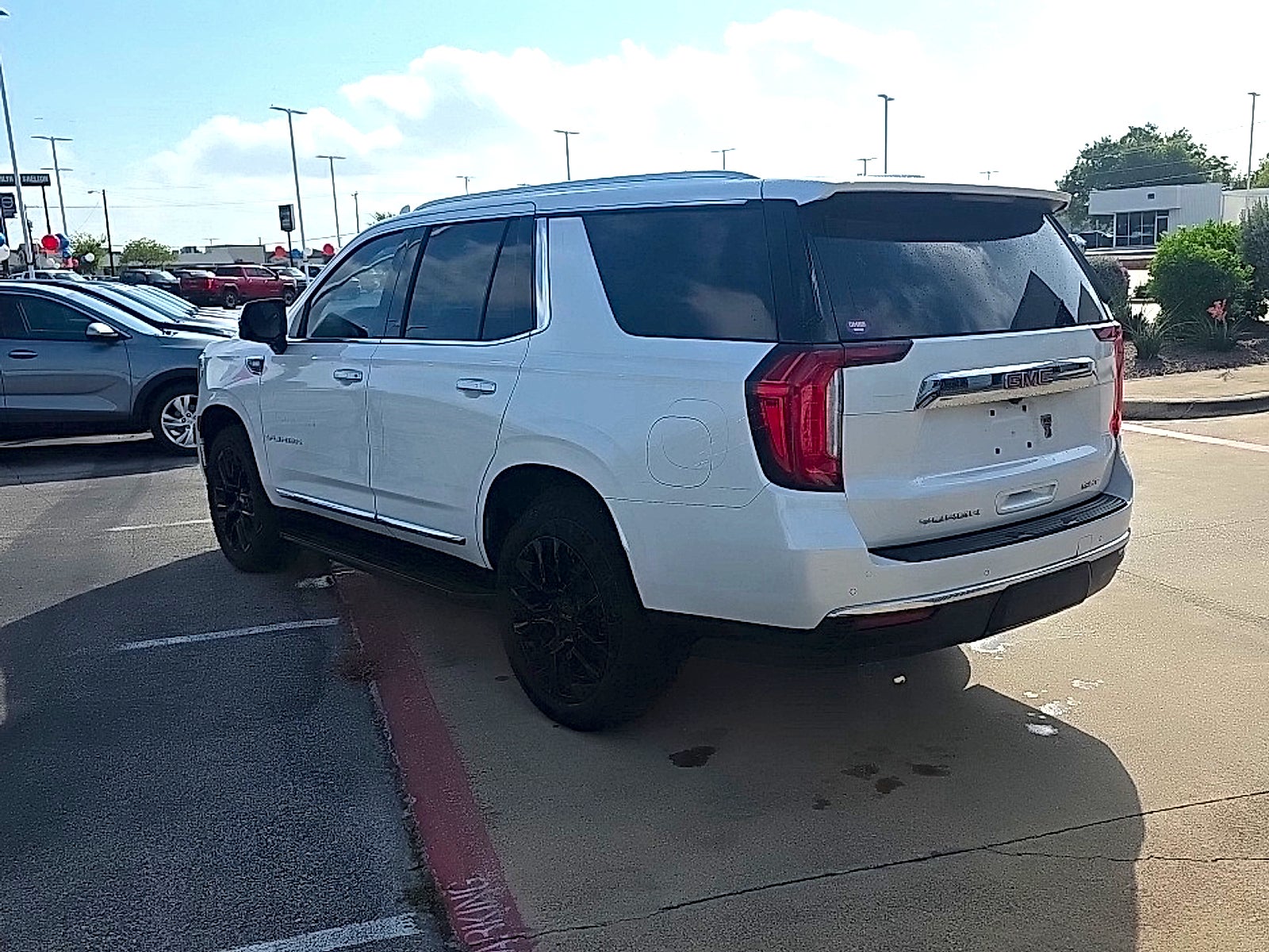 2021 GMC Yukon SLT