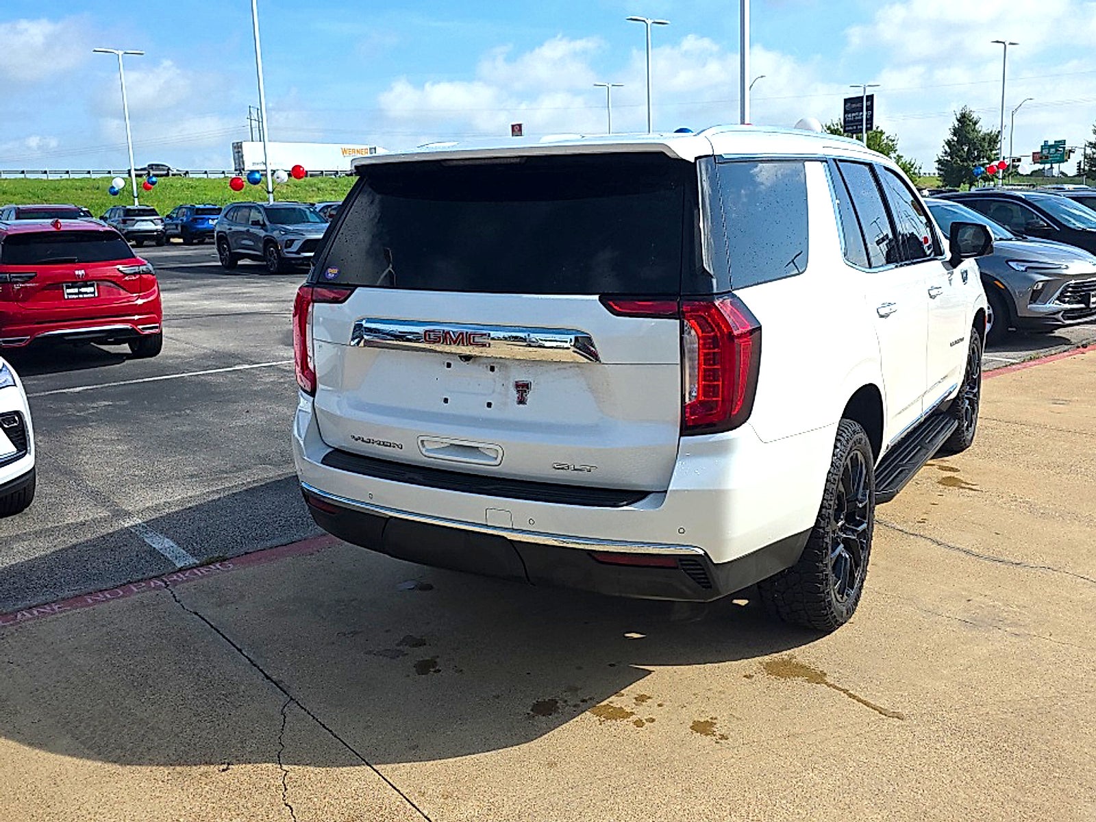 2021 GMC Yukon SLT