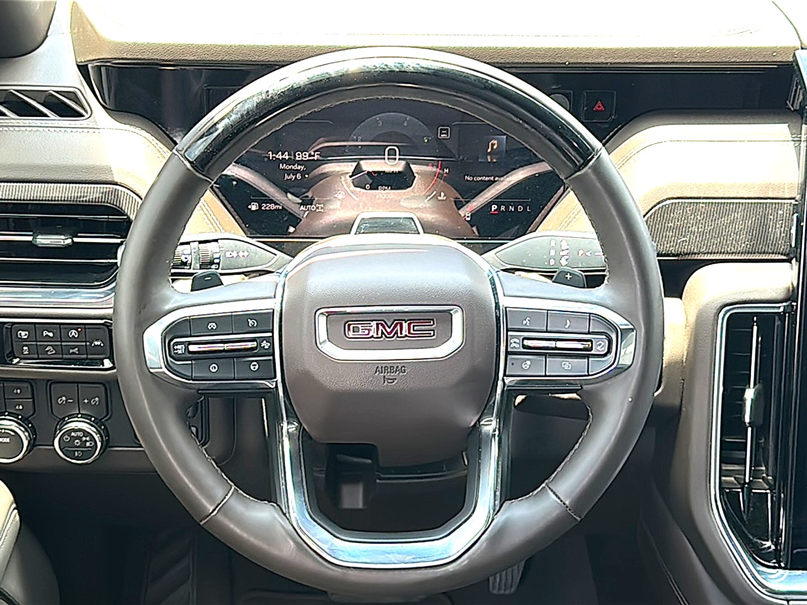 2025 GMC Yukon Elevation