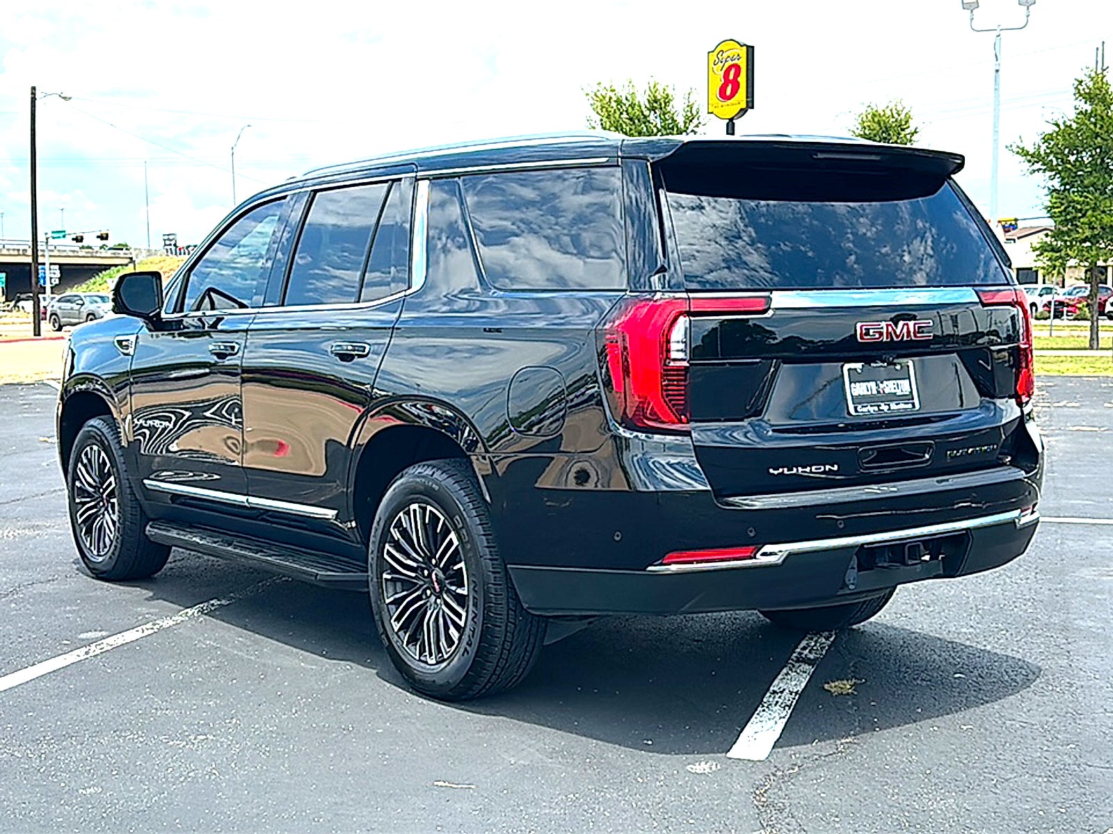 2025 GMC Yukon Elevation