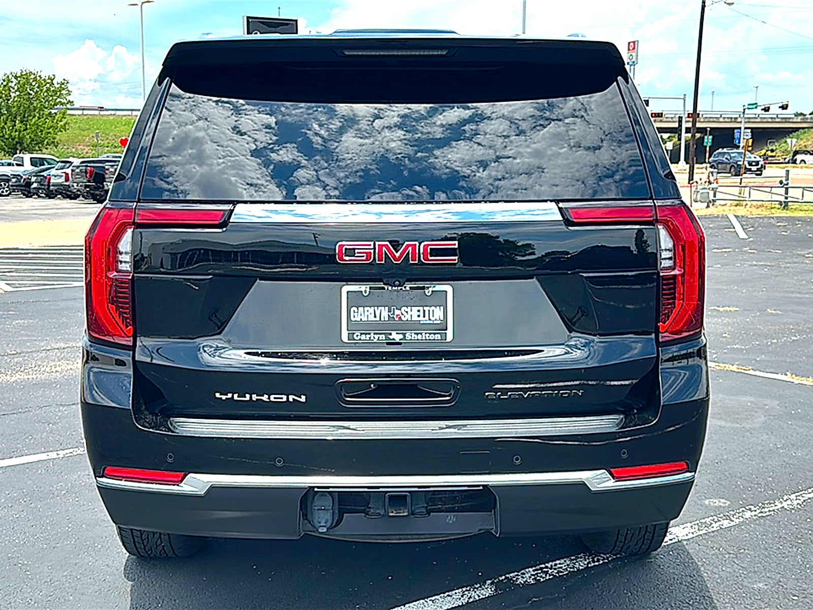 2025 GMC Yukon Elevation