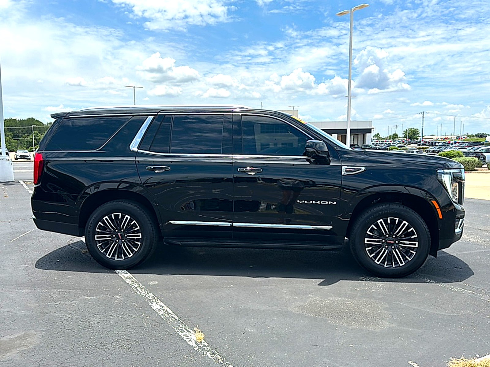 2025 GMC Yukon Elevation