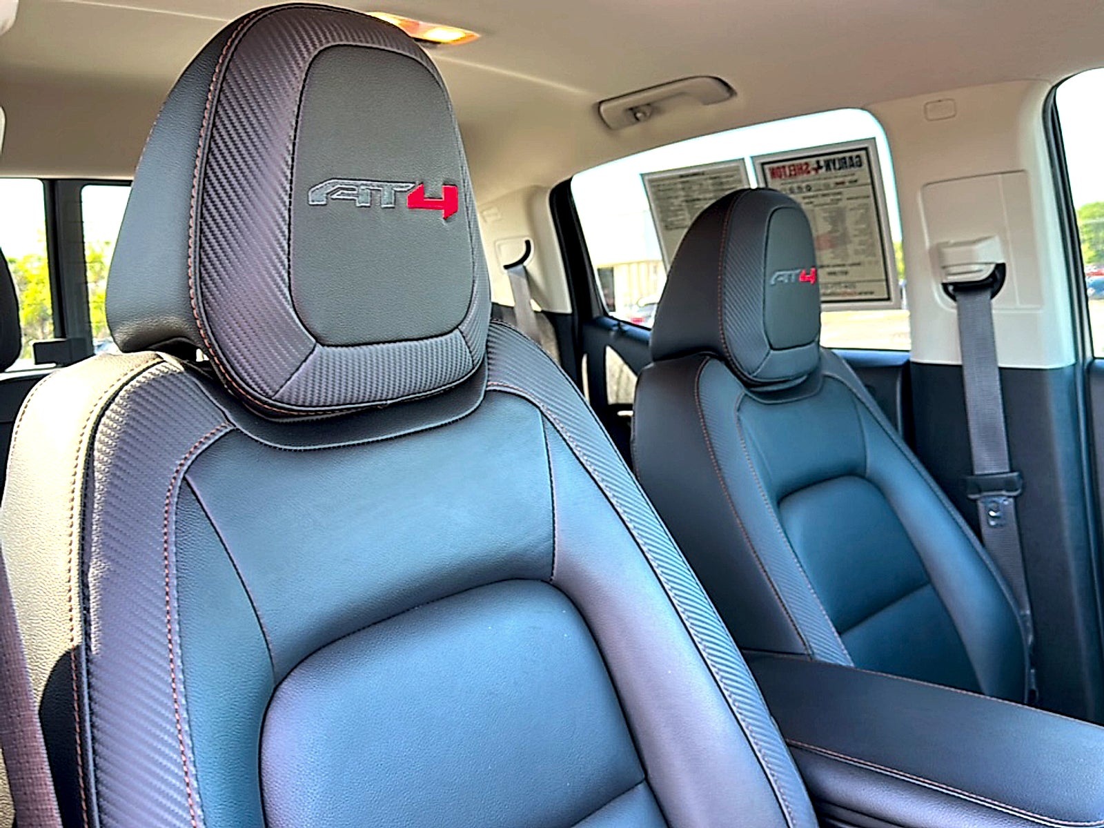 2022 GMC Canyon AT4 - Leather