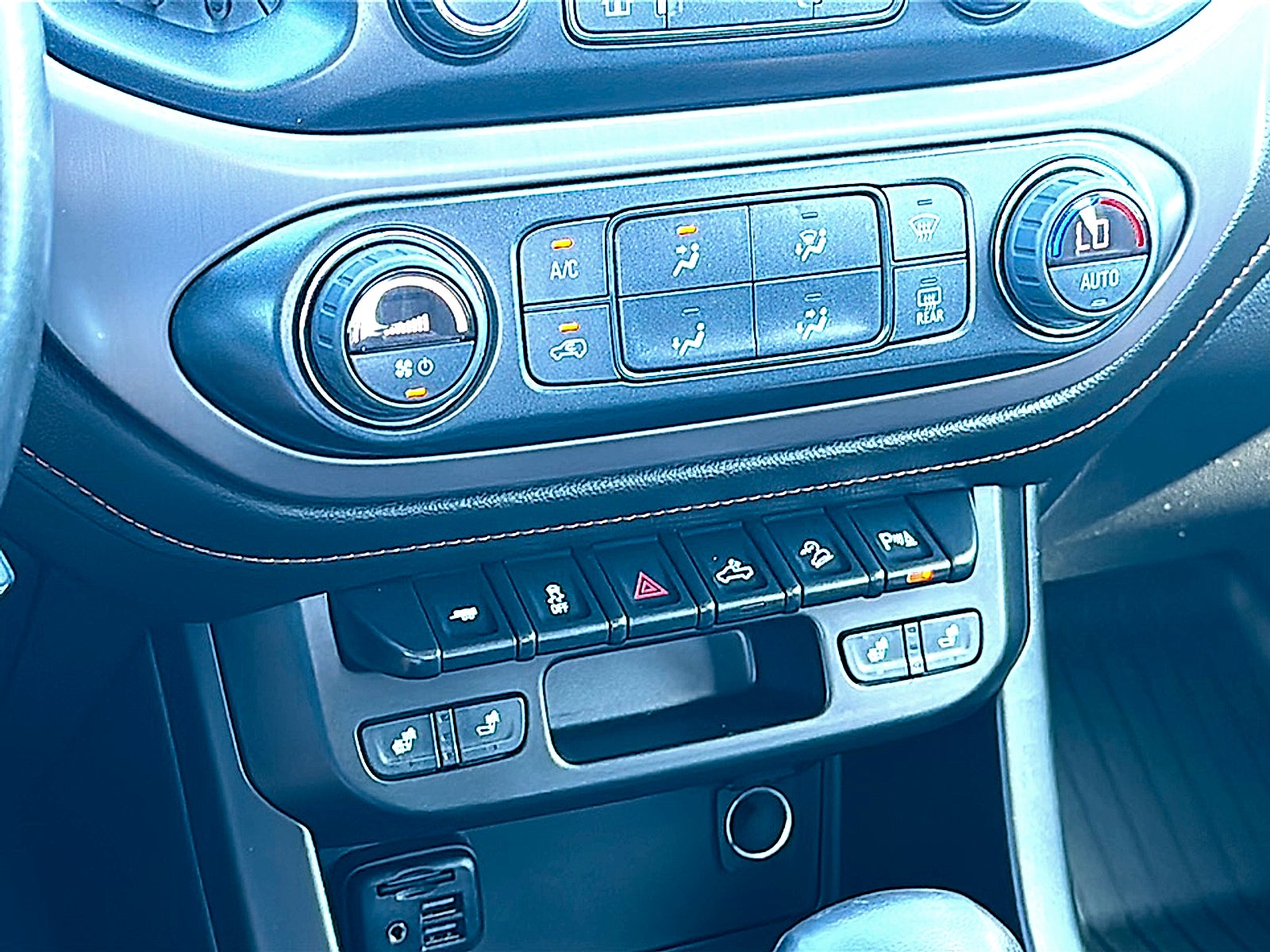 2022 GMC Canyon AT4 - Leather