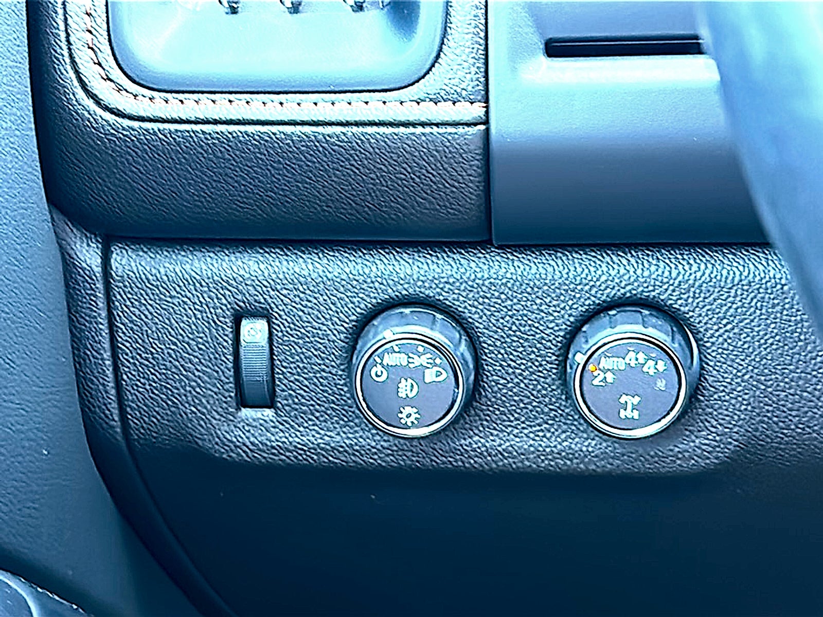 2022 GMC Canyon AT4 - Leather