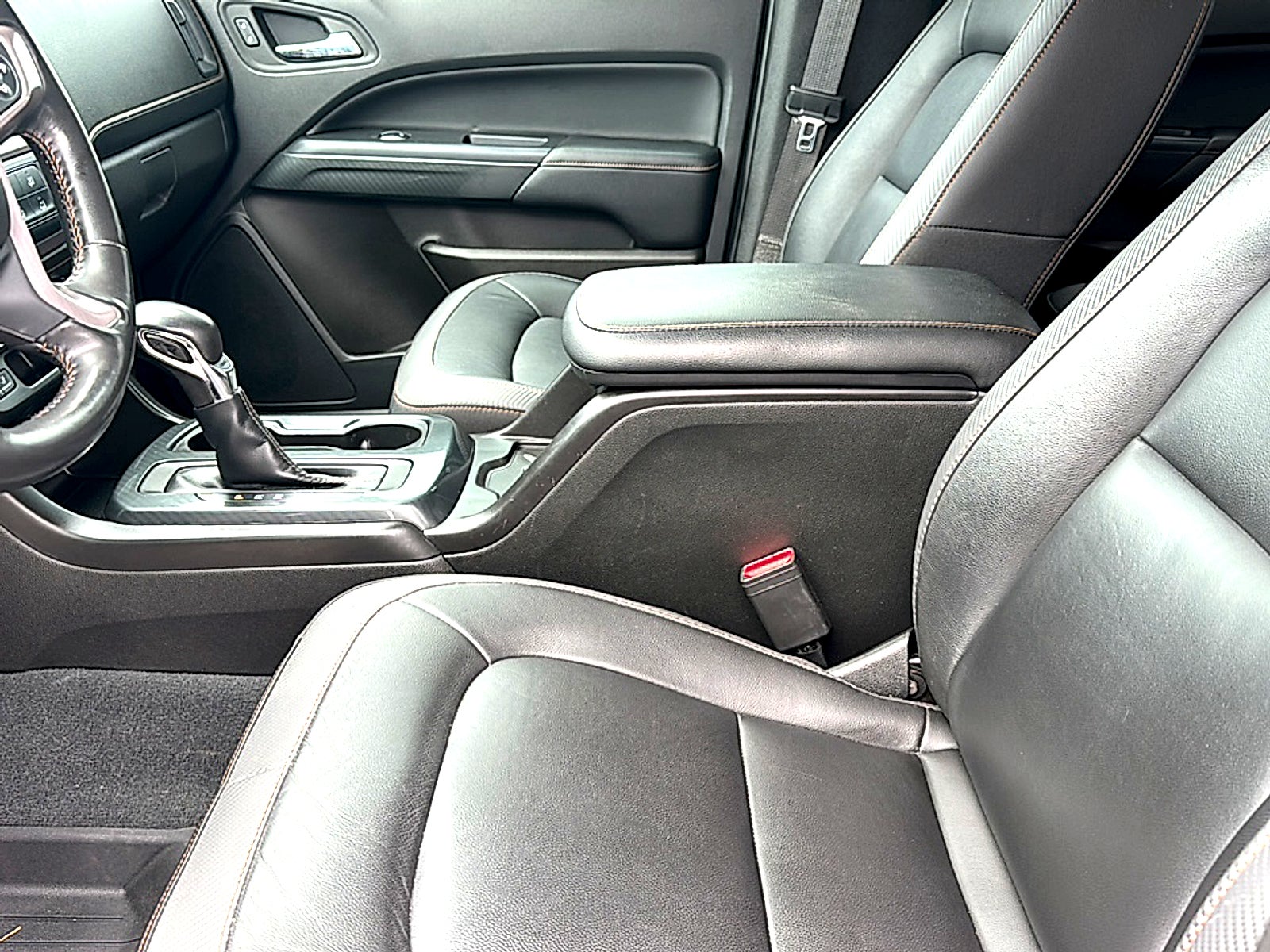 2022 GMC Canyon AT4 - Leather