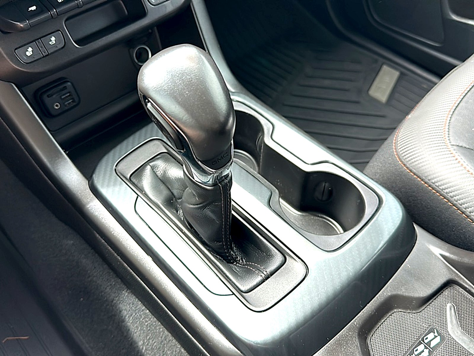 2022 GMC Canyon AT4 - Leather