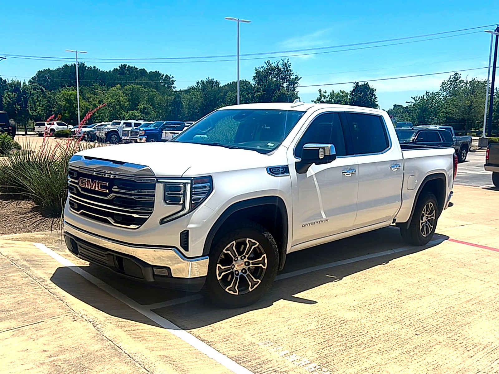 2025 GMC Sierra 1500 SLT