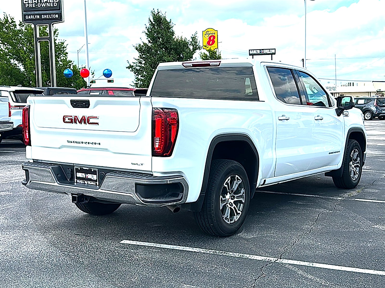 2025 GMC Sierra 1500 SLT