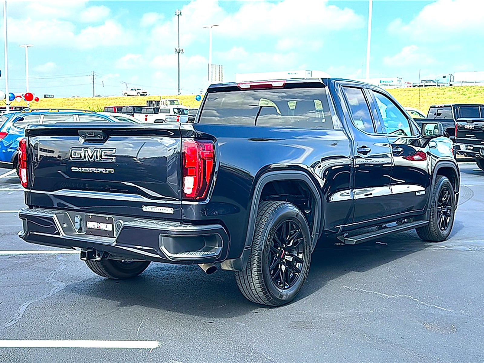 2025 GMC Sierra 1500 Elevation