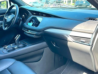 2022 Cadillac XT4 Premium Luxury