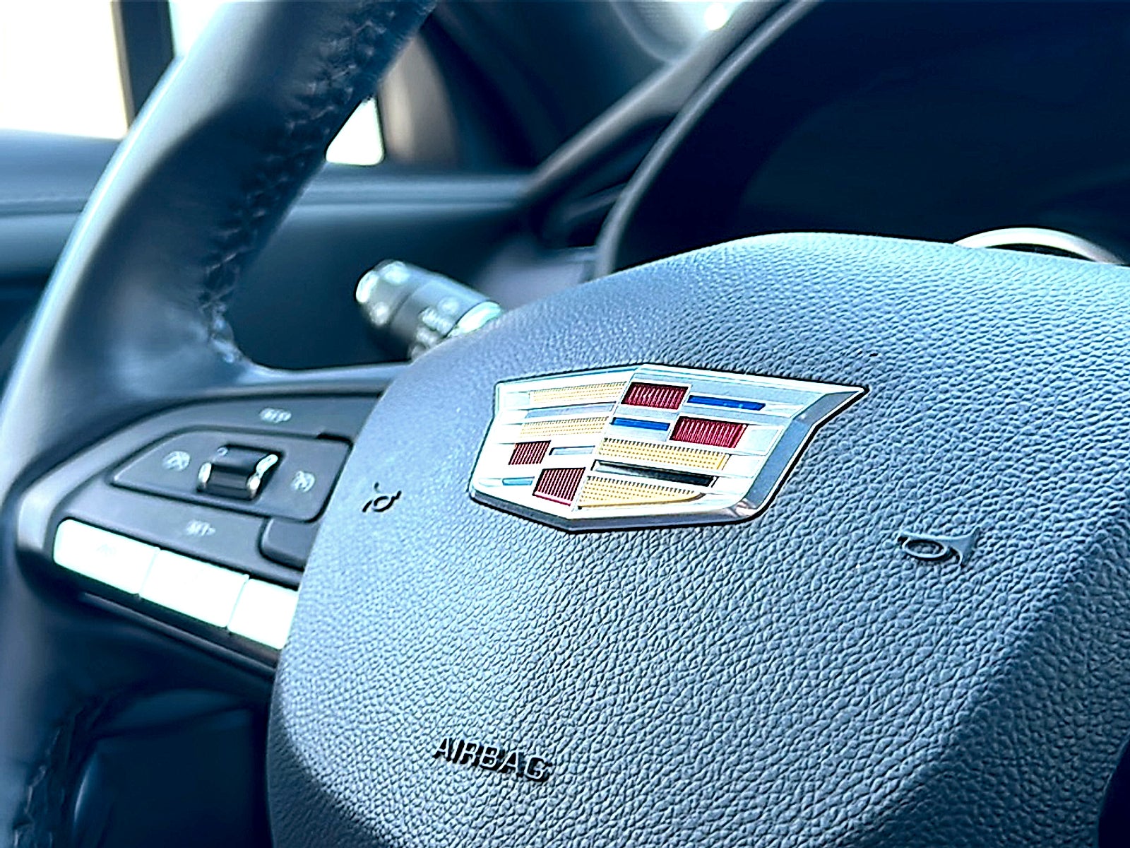 2022 Cadillac XT4 Premium Luxury