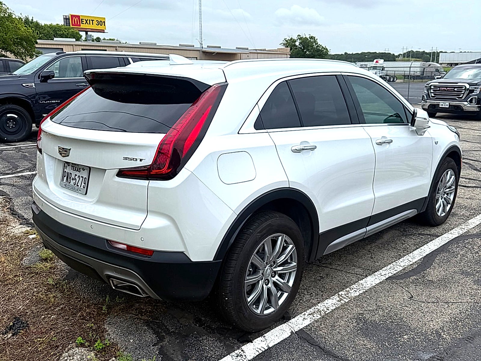 2021 Cadillac XT4 FWD Premium Luxury