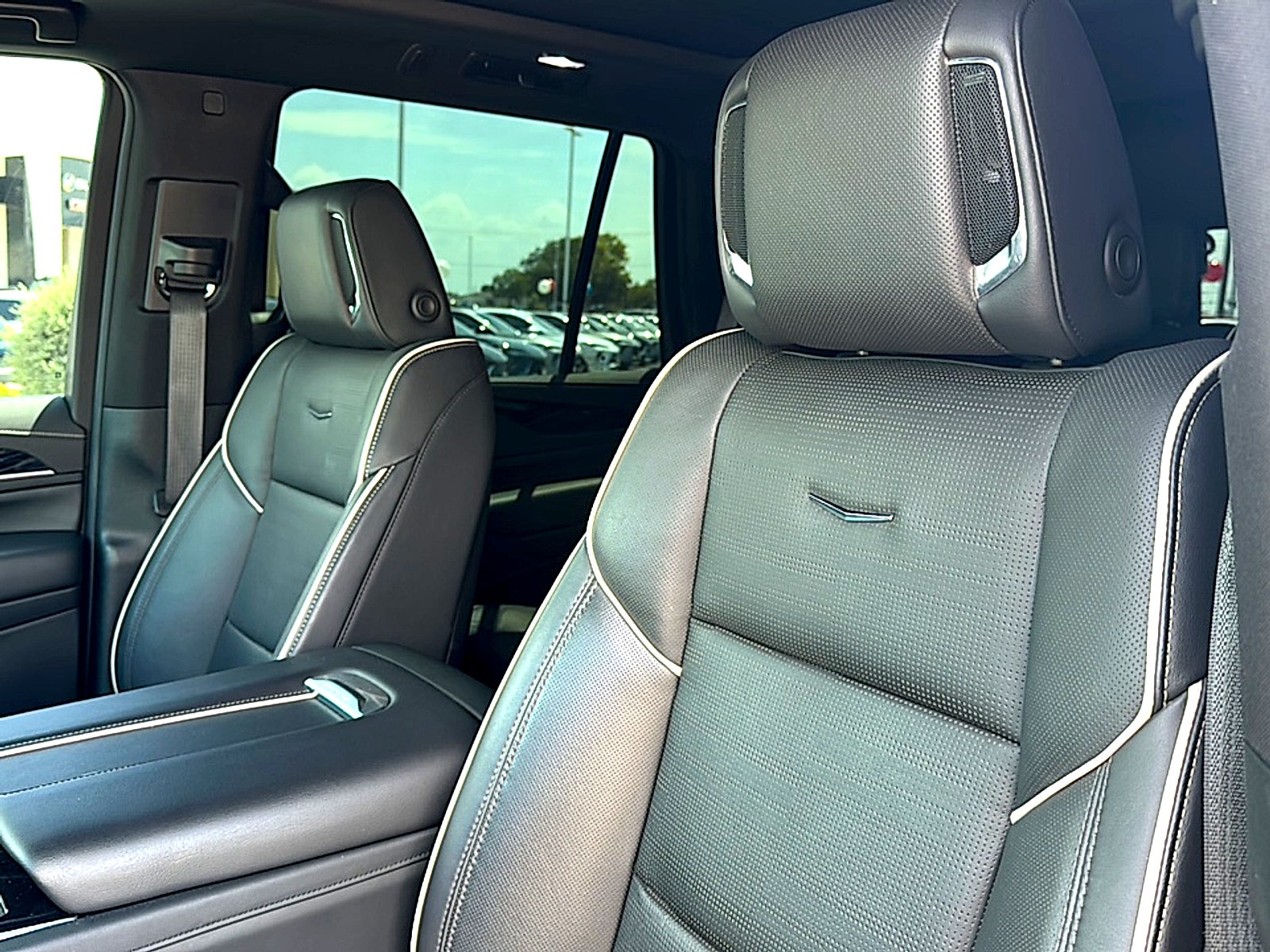 2023 Cadillac Escalade Sport