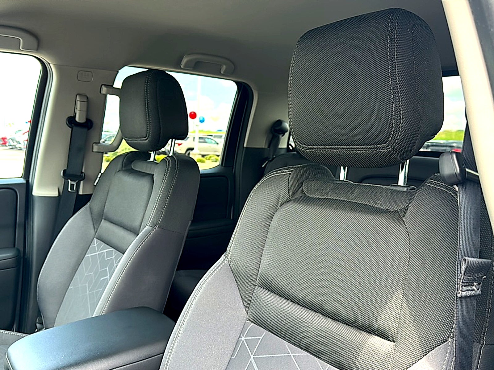 2025 Nissan Frontier Crew Cab SV 4x2