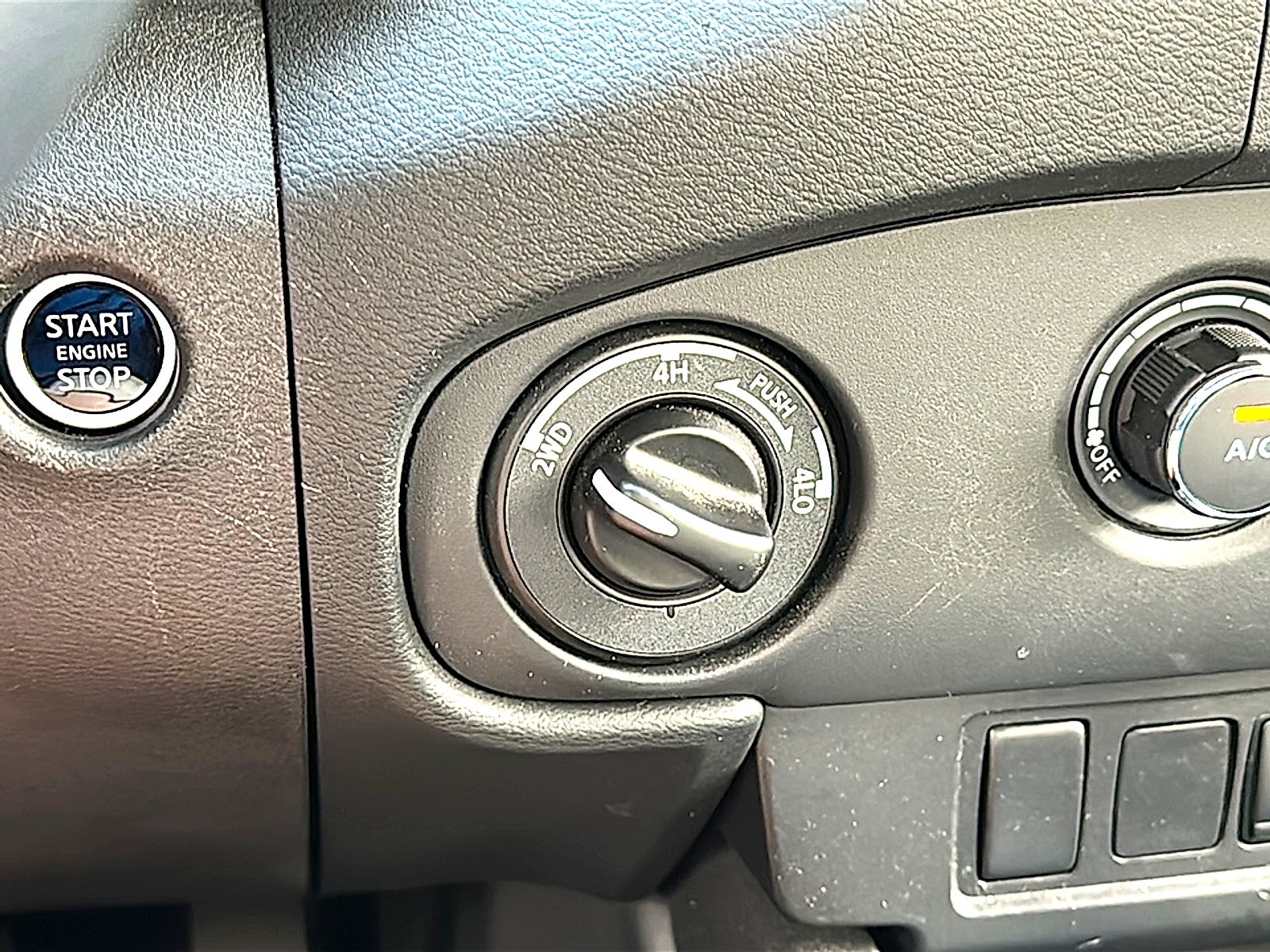 2024 Nissan Frontier Crew Cab S 4x4