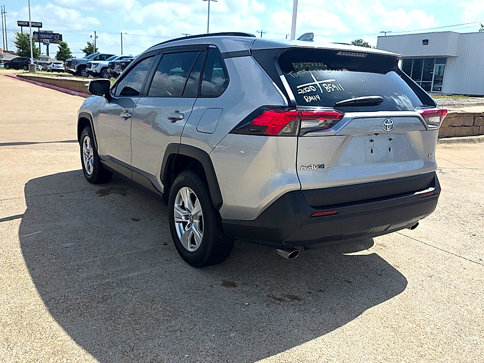 2020 Toyota RAV4 XLE