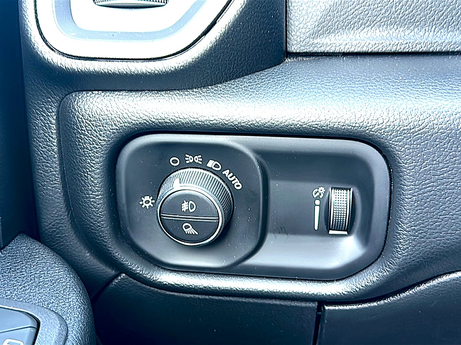 2026 RAM 2500 Tradesman Crew Cab 4x4 6'4" Box