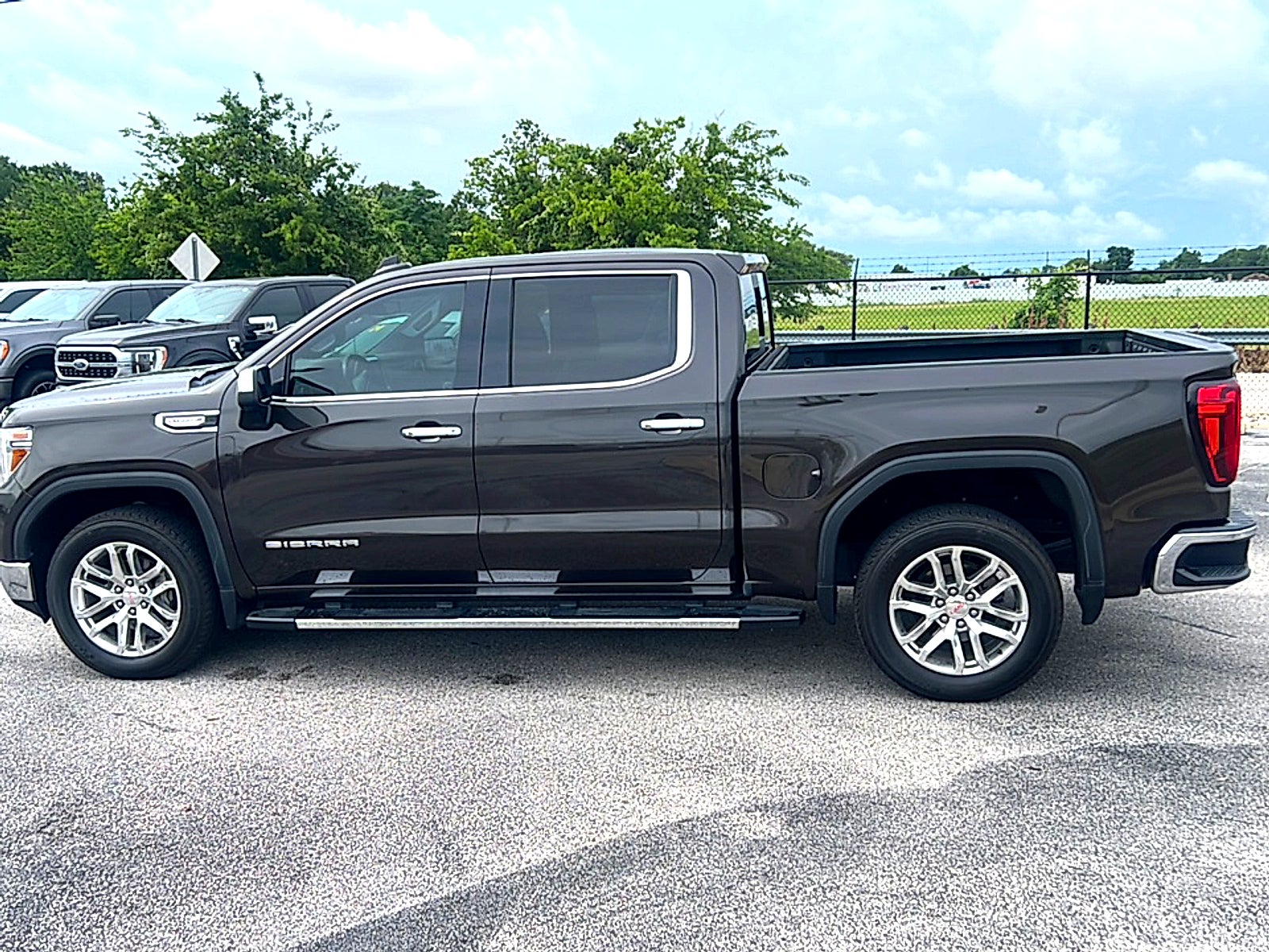 2021 GMC Sierra 1500 SLT
