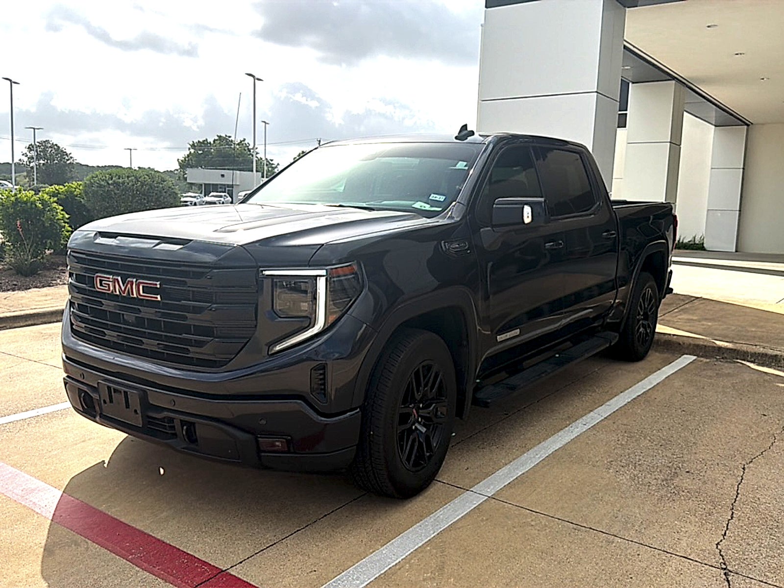 2025 GMC Sierra 1500 Elevation