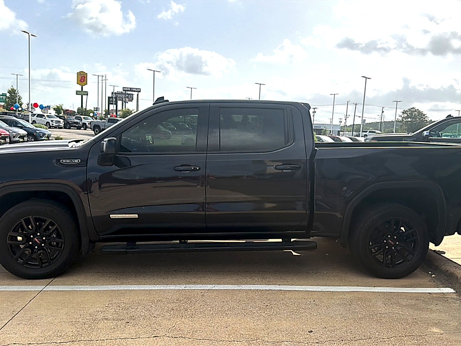 2025 GMC Sierra 1500 Elevation
