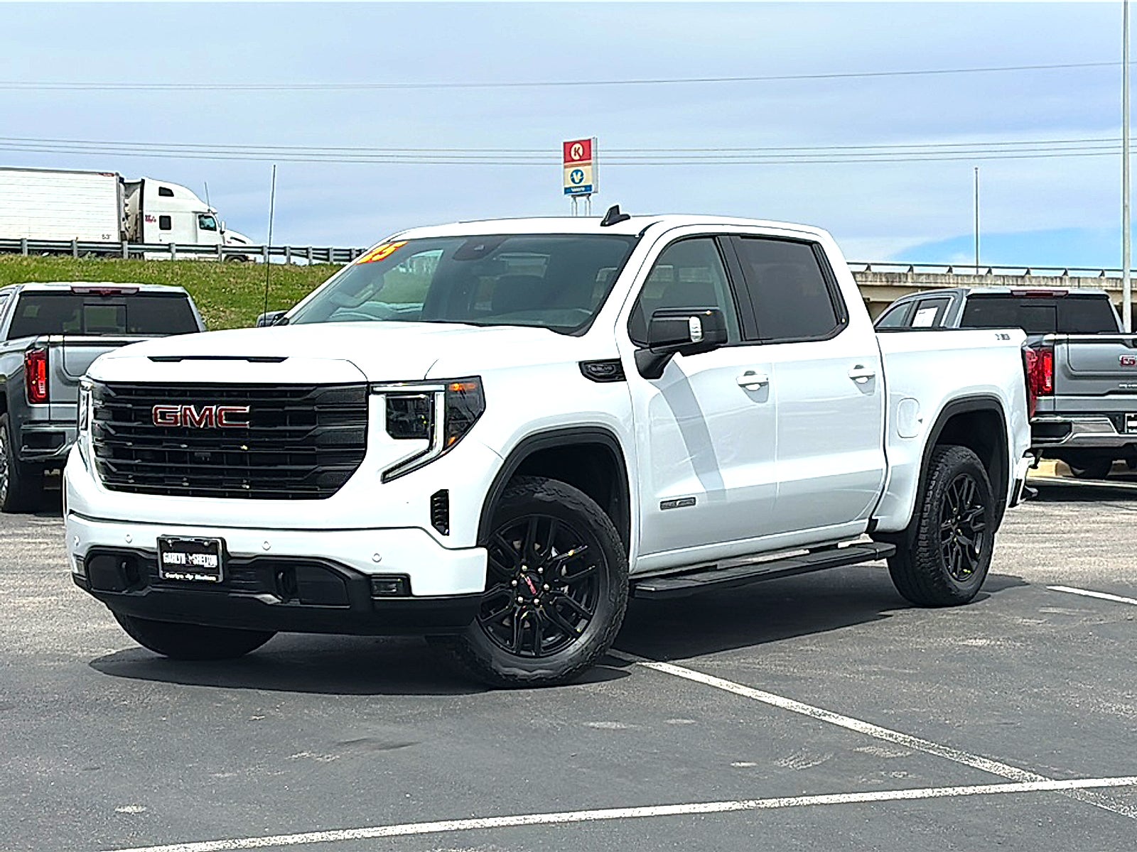 2025 GMC Sierra 1500 Elevation