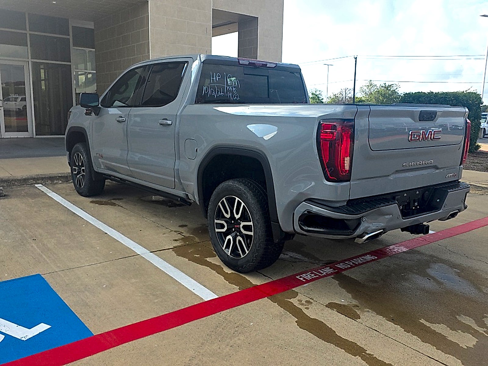 2025 GMC Sierra 1500 AT4